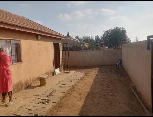 2 BEDROOM HOUSE FOR SALE IN PALM RIDGE EXT 2